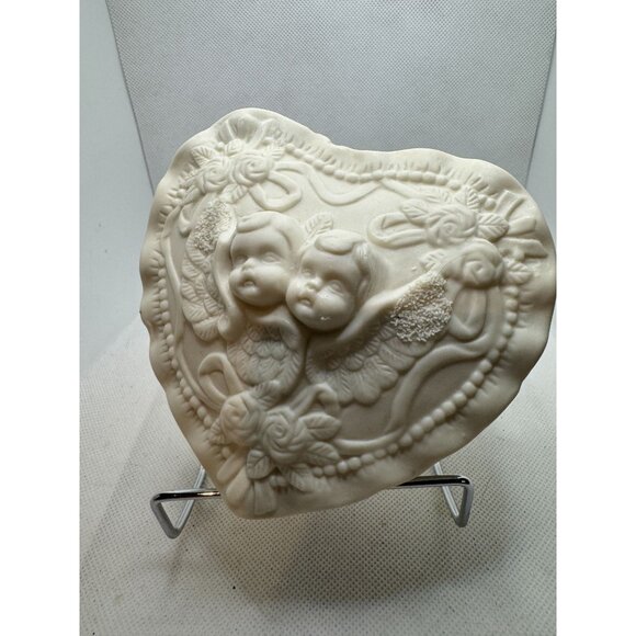 Heart-Shaped Ceramic Trinket Box With Cherub Design & Lid 5x5 Inches Cream White - Picture 7 of 7